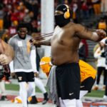 Tennessee Takes The “No Shirts For Cold Weather Warmups” Approach Ahead Of CFP Clash With Ohio State