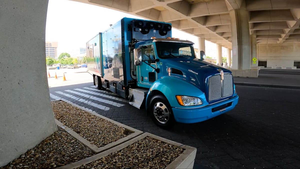 hydrogen-powered truck 1