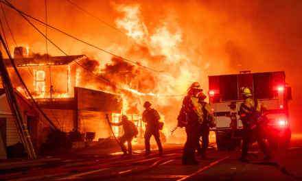 California wildfires force thousands to evacuate and more top headlines