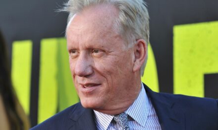 Video: James Woods Breaks Down in Tears Recounting a Story About His Family and the Wildfires