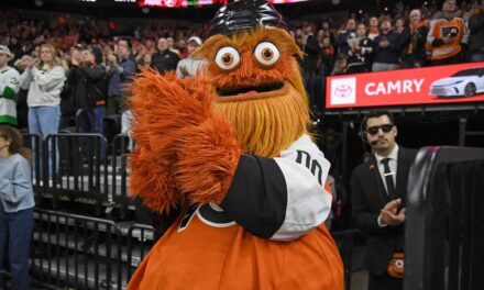 Philadelphia Eagles Fan Fights Two Toronto Maple Leafs Fans at a Flyers Game