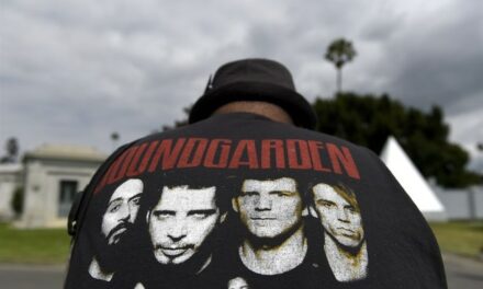 Grunge Plunge! ‘Soundgarden’ Gig Comes with Faceplant as Singer Fell on More Than Black Days