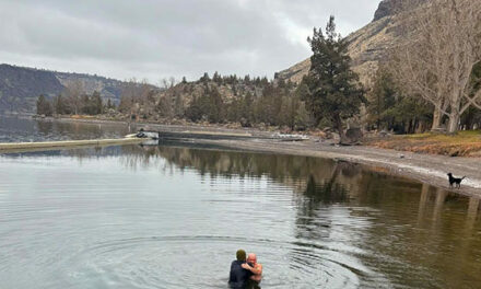 WATCH — ‘A Great Start to 2025!’: Oregon Pastor Baptizes Smiling Church Member in 42-Degree Water