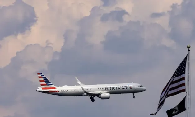 American Airlines back in ‘Big 3’ carriers, brokerages predict strong 2025