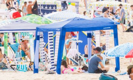 Debate over using beach cabanas at popular travel destination prompts prime minister to weigh in