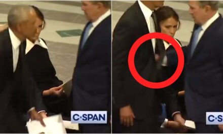 George W. Bush Caught On Camera Pulling Power Move On Obama: WATCH