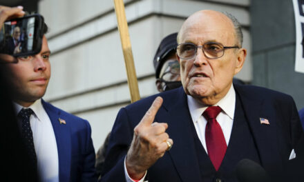 Former New York City Mayor Giuliani Appears in NY Court Amid Dispute Over Assets