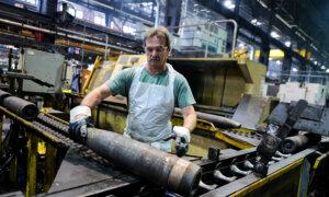 US Manufacturing Still Spinning Its Wheels, Fed Data Show