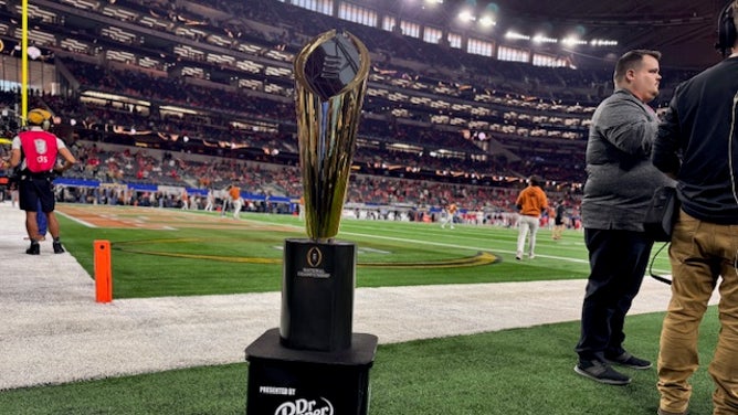 Texas and Ohio State fans enjoy the CFP Cotton Bowl on Friday night. Via: Trey Wallace