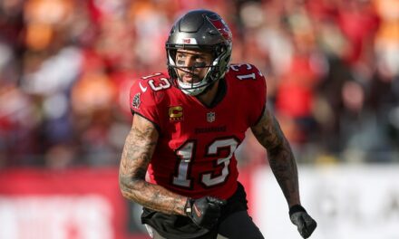 Bucs’ Mike Evans makes NFL history, cashes $3 million incentive with catch on final play of game