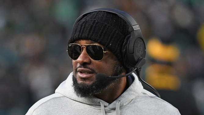 Pittsburgh Steelers head coach Mike Tomlin on the sidelines against the Philadelphia Eagles at Lincoln Financial Field. 