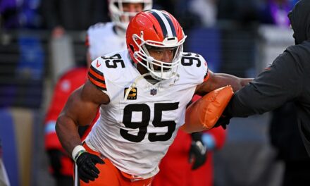 Browns’ Myles Garrett has heartwarming moment with Ravens rookie after jersey swap ask