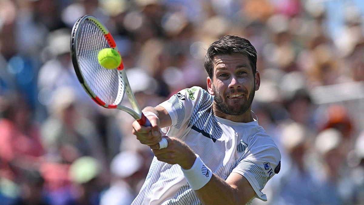 Cameron Norrie forehand