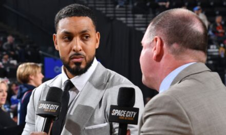 NBA Broadcaster Ryan Hollins’ Spray-On Hairline Was Not Well-Received