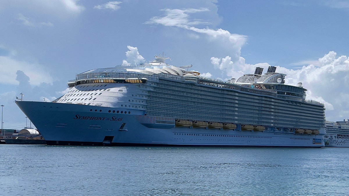 Cruise ship