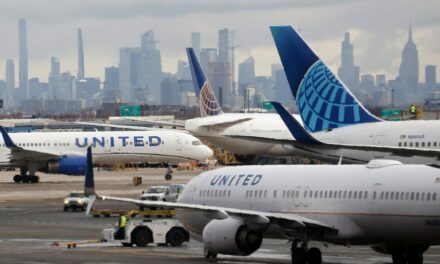 United Airlines Announces “Accelerated” Starlink Timeline for Passengers