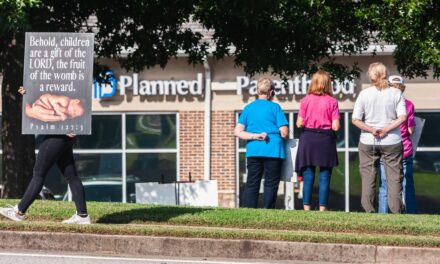 Video: Pro-life Christian detained for preaching the gospel outside abortion clinic, defiantly returns to save unborn lives